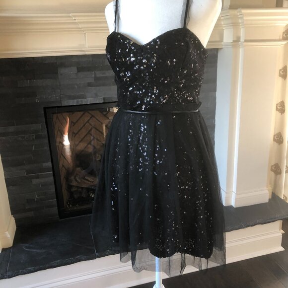 NWT French Connections Size 2 Black Sequin and Tulle Mini Party Dress - Picture 1 of 15